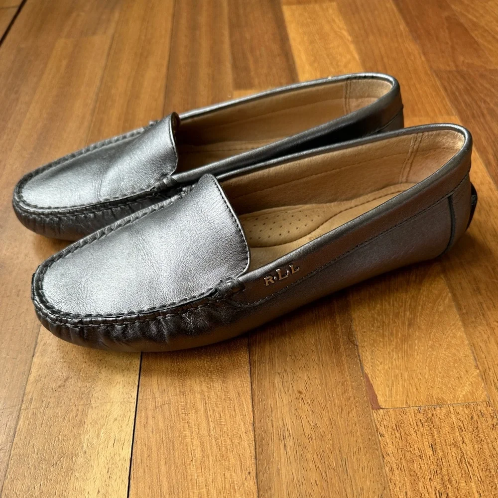 Lauren by Ralph Lauren Caitlyn Driving Loafer In Pewter, Size 6B